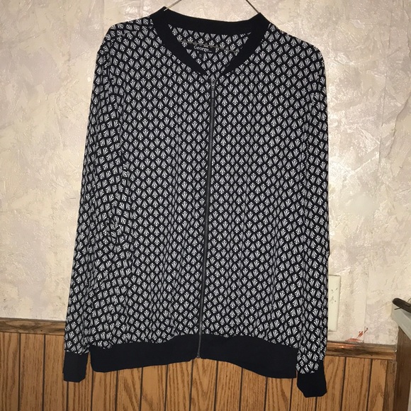 Thin black & white George zip up top